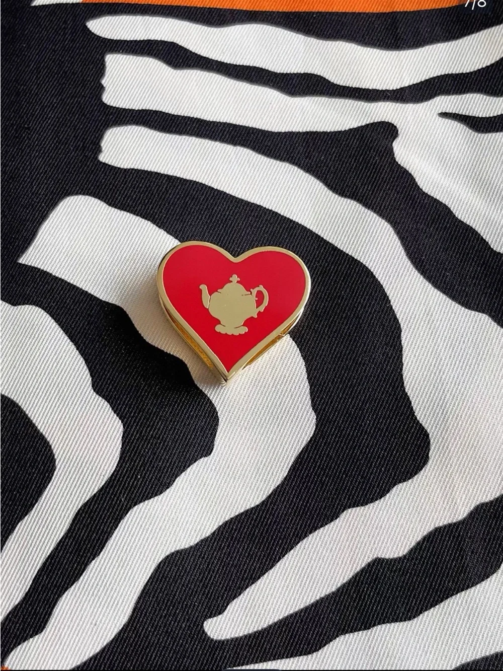 Designer-style Heart Shape Teapot Twilly Scarf Ring - red